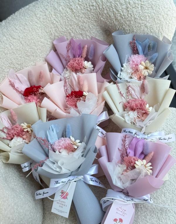 永生康乃馨小花束-共5色